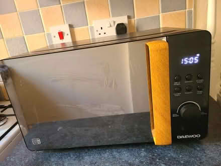 Photo of free Daewoo 800w Microwave (Nun Hills) #1