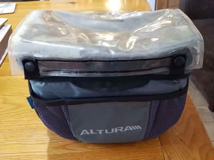 Photo of free Altura Handlebar Bag (Linslade LU7) #2