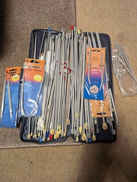 Photo of free Knitting pins (Jordanthorpe S8) #1