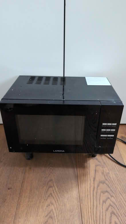 Photo of free Lamona microwave (Hatton Wall, EC1N) #1