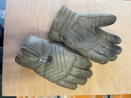Photo of free Ski Gloves (Piccadilly M1) #1
