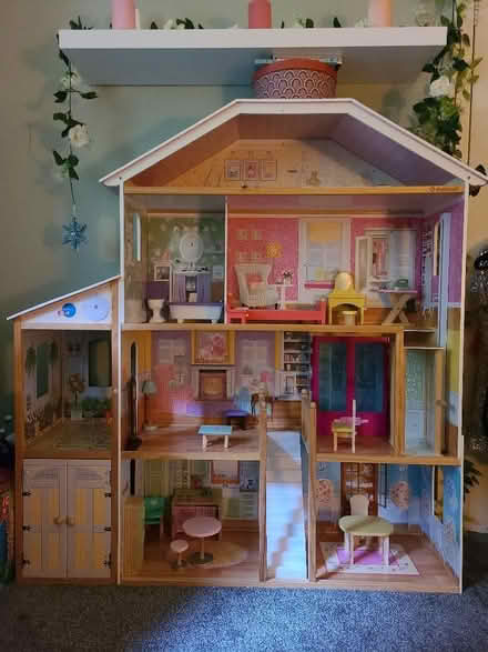 Photo of free Large dolls house with furniture (Nun Hills) #1