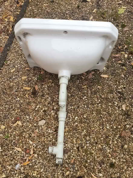 Photo of free Vintage China Washbasin (Berrick Salome OX10) #1