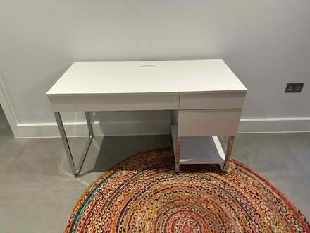 Photo of free White Desk (Yarnton) #1