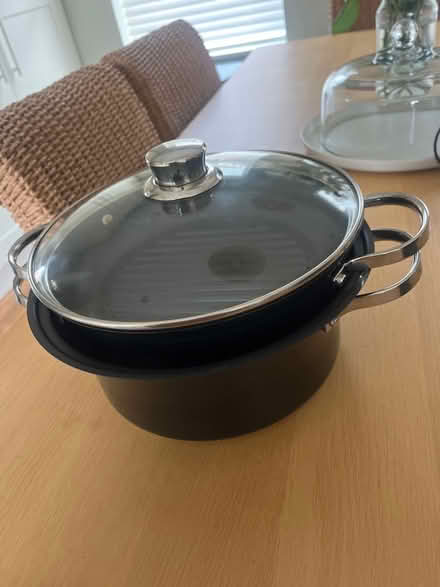 Photo of free 2 in 1 space saving pans (Woodlaithes village S66) #1
