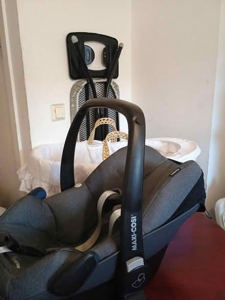 Photo of free Baby car seat (E20, Stratford) #4