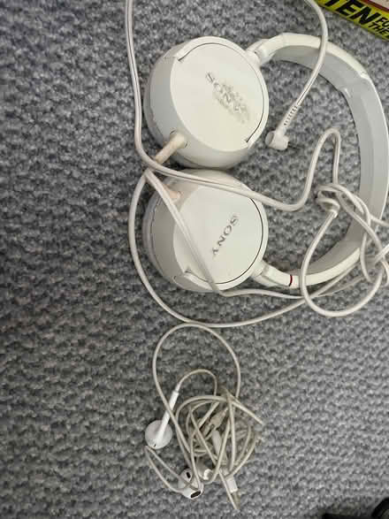 Photo of free Earphones x2 (Hampton) #1