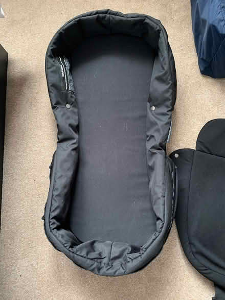 Photo of free Ickle Bubba Carrycot & Changing Bag for Stomp Travel System (Iver Heath Fields SL0) #2