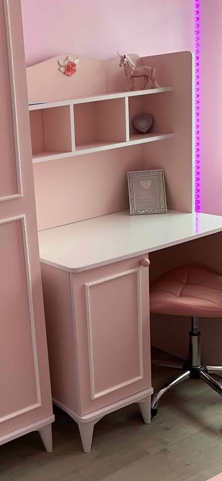 Photo of free Girls desk (Southwark) #2