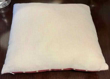 Photo of free Cushion 40X40 cm in very good condition (Surbiton KT6) #2