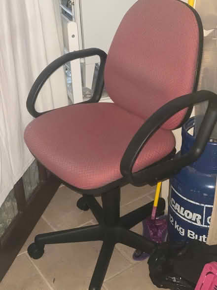 Photo of free Dusky pink office chair on castors (St. Georges TF2) #1