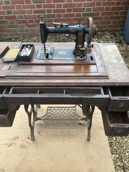 Photo of free Vintage sewing machine (Marden SN10) #3