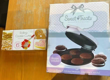 Photo of free Whoopie pie maker and cookie cutter (Garnethill G3) #1