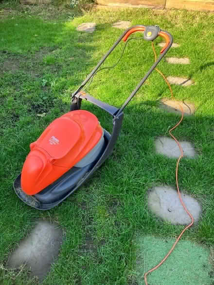 Photo of free Small electric Lawnmower (Seaside BN23) #1