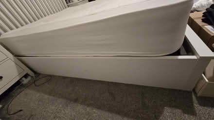 Photo of free Kingsize Ottoman bed (E15 Stratford/Plaistow) #4