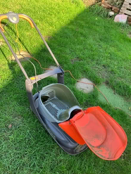 Photo of free Small electric Lawnmower (Seaside BN23) #2