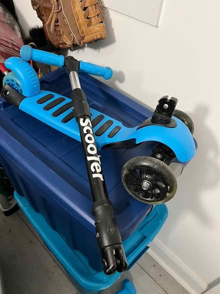 Photo of free Child Scooter - needs fixing (Adams Morgan) #1