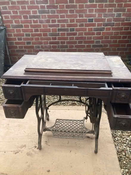 Photo of free Vintage sewing machine (Marden SN10) #4