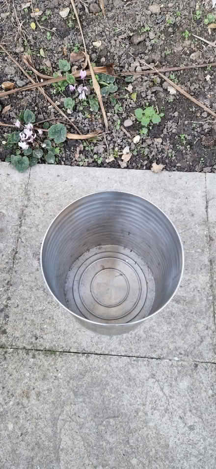 Photo of free Small round chrome bin (CO7) #1
