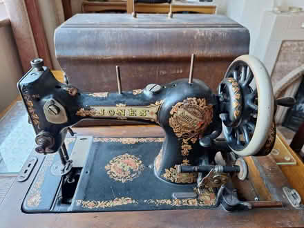 Photo of free Vintage sewing machine (Ormskirk L39) #1