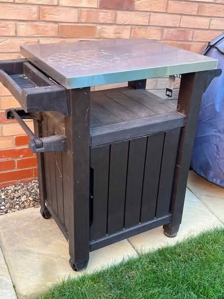 Photo of free Outdoor Kitchen BBQ Preparation Table (Maldon Wick CM9) #3