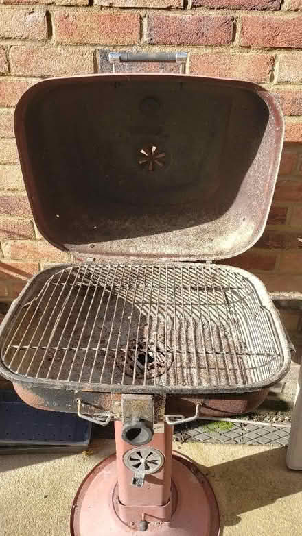 Photo of free BBQ (Linslade LU7) #2