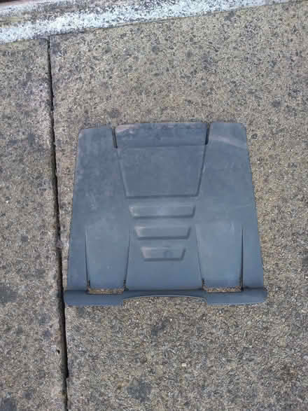 Photo of cover for front of compost bin (Sale M33) #1