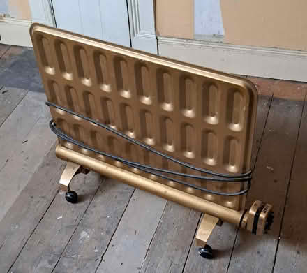 Photo of free Very old electric/oil radiator (BT9) #1