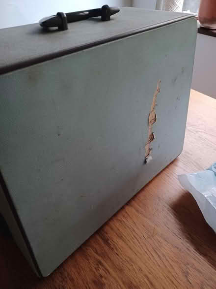 Photo of free Singer sewing machine (bristol, ashton gate BS3) #2