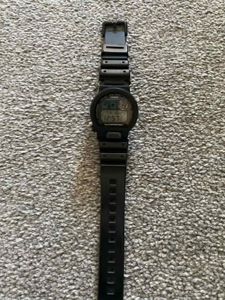 Photo of free Broken watch but still work (SW19 8qz) #1