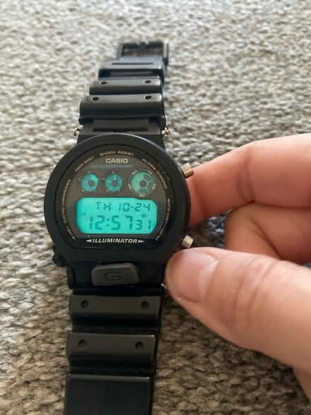 Photo of free Broken watch but still work (SW19 8qz) #2