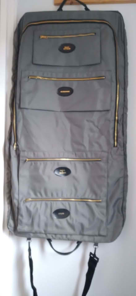 Photo of free Holdall for suits (Walthamstow E17) #2