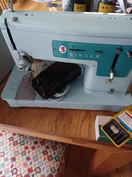 Photo of free Singer sewing machine (bristol, ashton gate BS3) #1