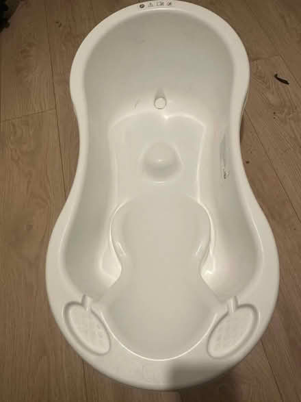 Photo of free Baby bath (E18) #1