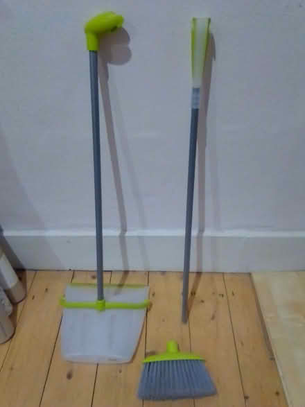 Photo of free Dustpan and Brush (Streatham Park SW16) #1