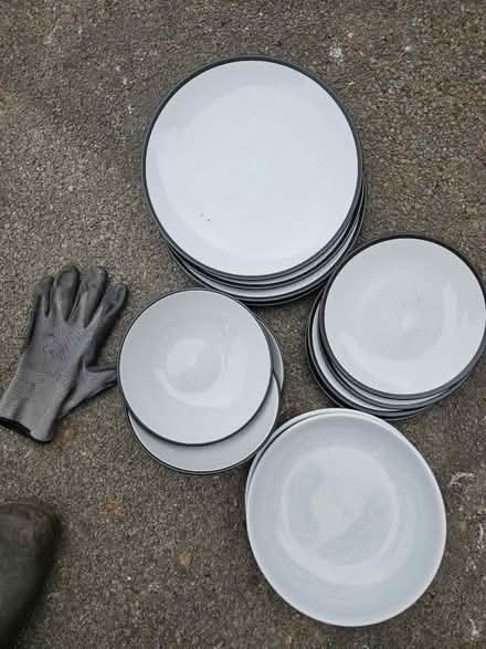 Photo of free Used crockery (BS4) #1