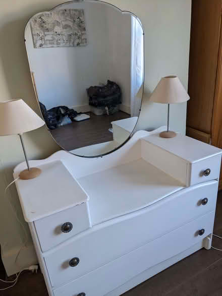 Photo of free Vintage dressing table (Bengeo SG14) #1