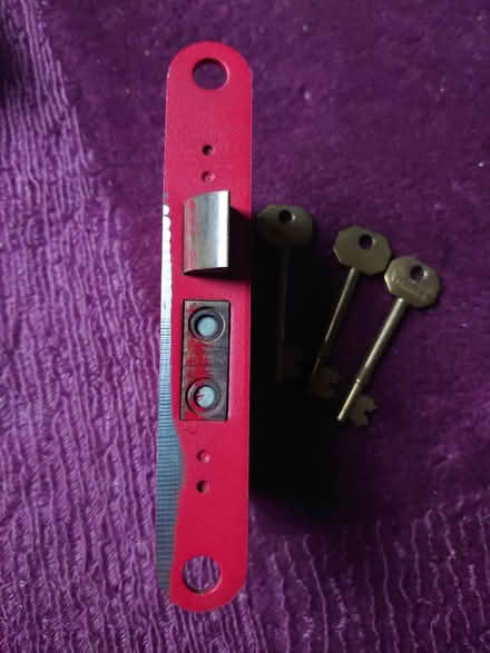 Photo of free Wicks Door lock and 3 keys (Maidstone ME15 Near TownCenter) #3