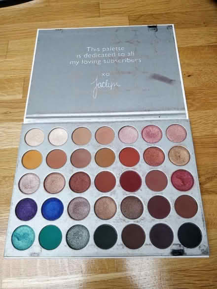 Photo of free Jacklyn Hill make up palette (BN43) #2