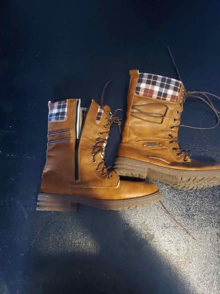 Photo of free brown boots (Eastbourne) #1