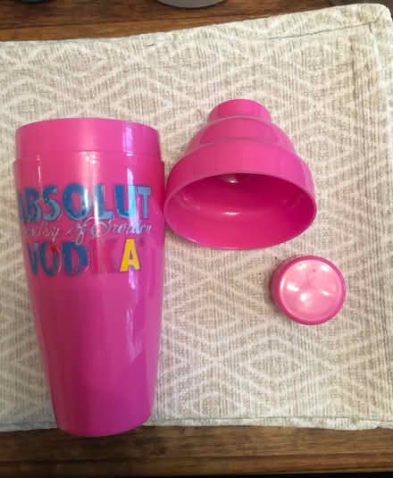 Photo of free Pink cocktail shaker (SM4) #1