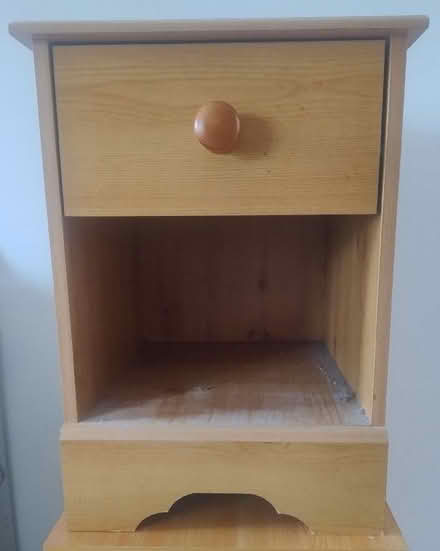Photo of free 2 bedside cabinets (Amersham Common HP7) #1