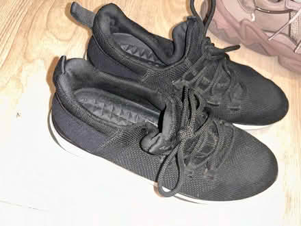 Photo of free Various trainers (IG11) #3