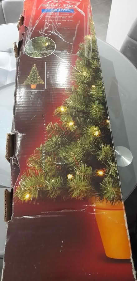 Photo of free 3ft pre lit christmas tree (Holmewood S42) #1