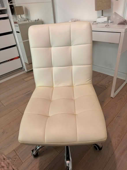 Photo of free White desk chair (Norbiton KT2) #1