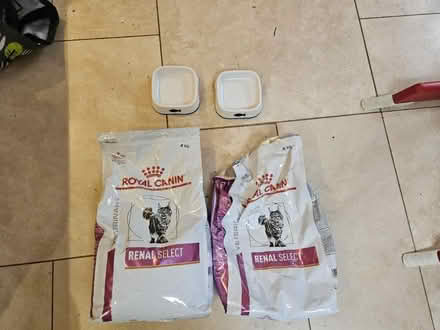 Photo of free Cat food and bowls (Wheatley) #2