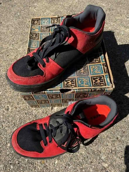 Photo of free Mountain bike shoes (Park Ridge) #2
