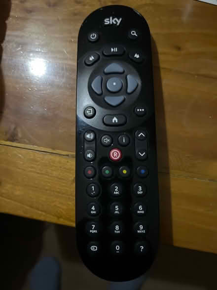 Photo of Broken or unwanted Sky Q remote (Near East Croydon Station) #1