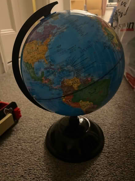 Photo of free Globe (Eng / Simplied Chinese) (SW19 8qz) #1