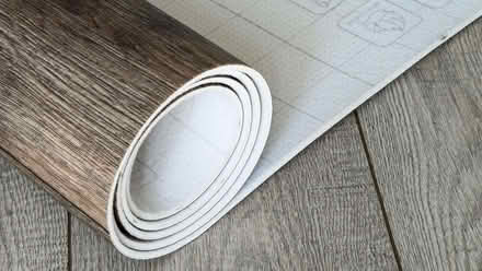 Photo of Vinyl flooring - used or off-cuts (GU14) #1
